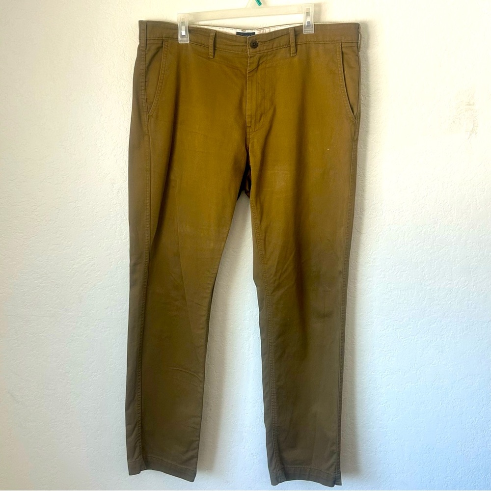 Levi’s 36 x 34 Chino Taper Fit Pants